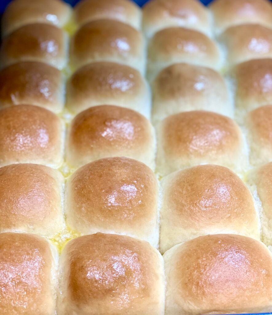 Picture of dinner rolls