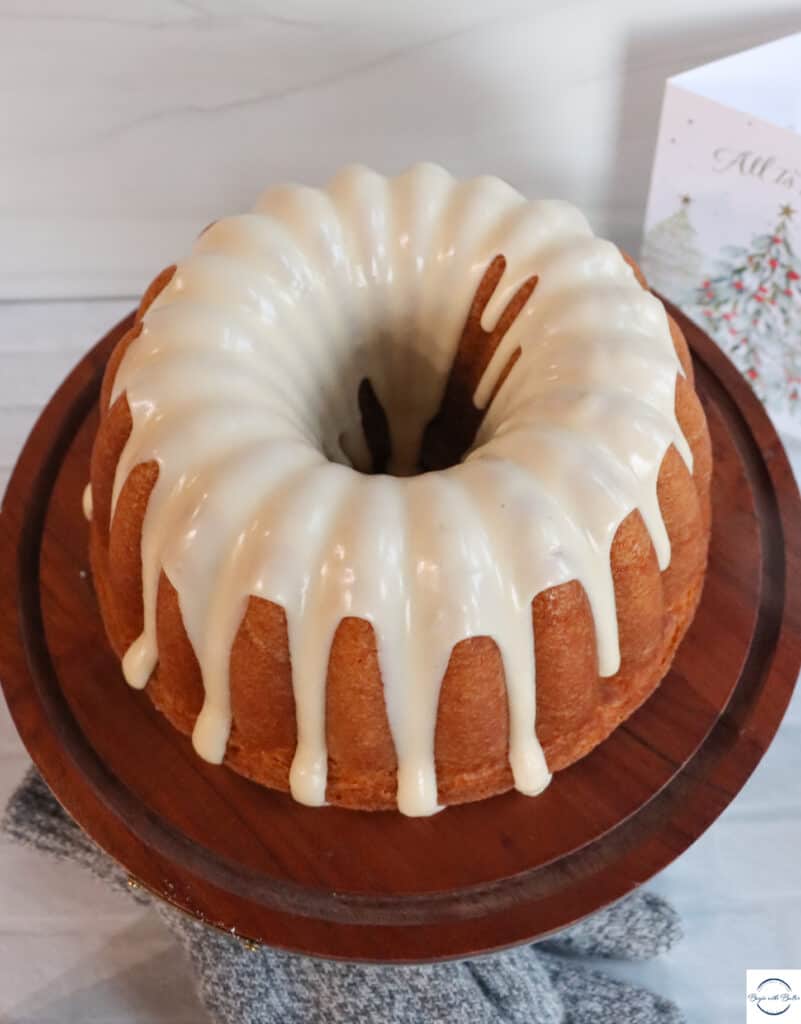 The Best Way to Grease and Flour A Bundt Pan for a Perfect Bake - Cook Like  Czechs