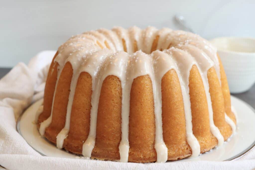 Elegant Party Bundt Pan - Baking Bites