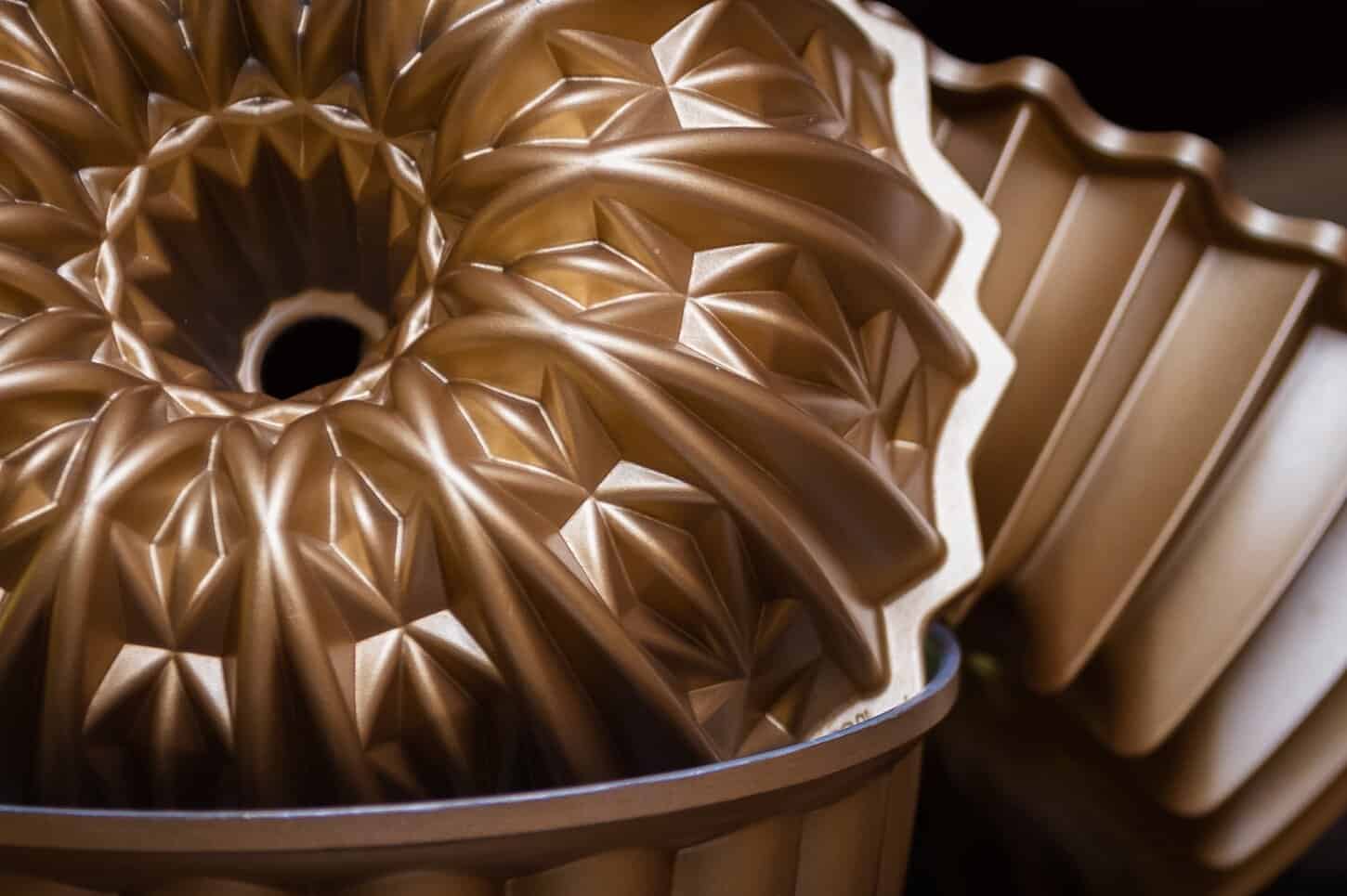 Cut Crystal Bundt® Pan