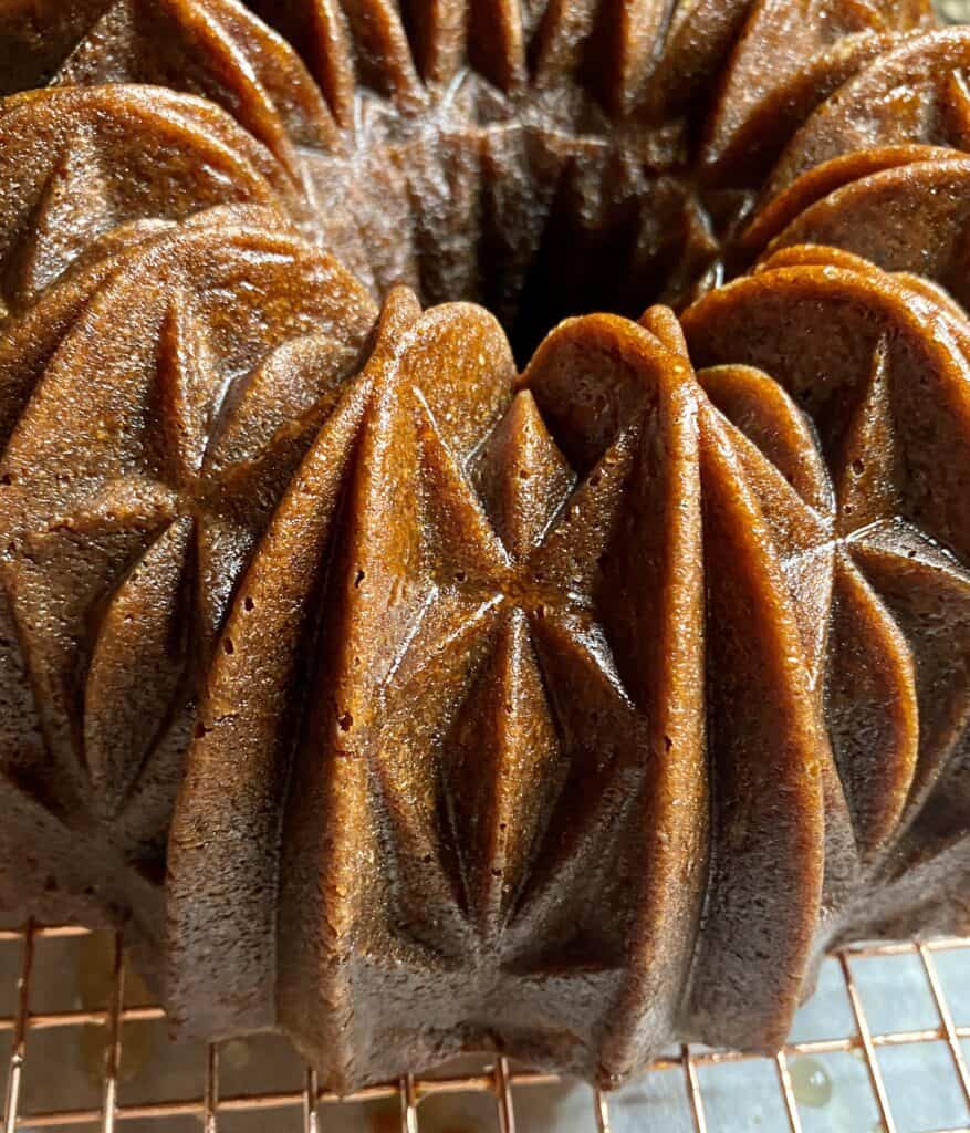 10-Cup Cut Crystal Bundt Pan, Nordic Ware